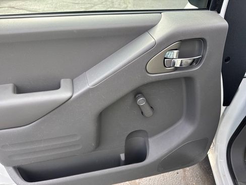Used 2017 Nissan Frontier S image 7