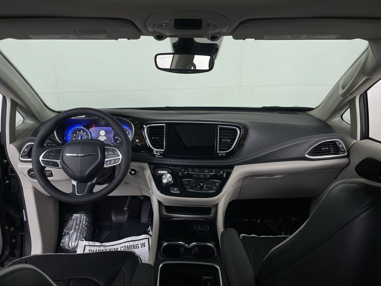 Used 2023 Chrysler Pacifica Limited FWD image 28