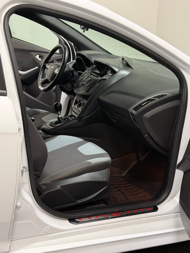 Used 2014 Ford Focus ST FWD image 11