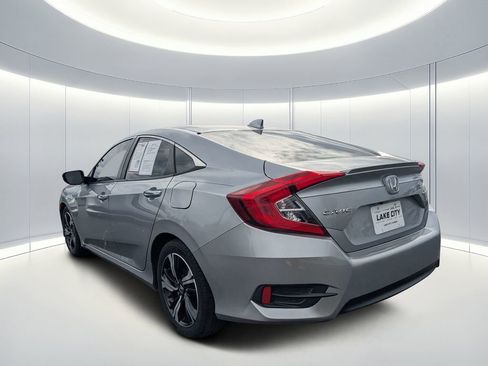 Used 2017 Honda Civic Touring image 6
