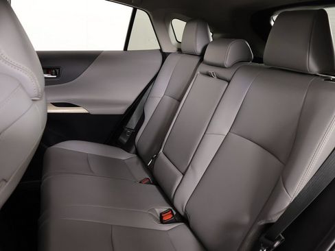 Used 2022 Toyota Venza XLE AWD/4WD image 32