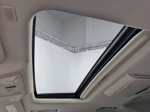 Used 2018 GMC Yukon XL Denali w/ Denali Ultimate Package image 25