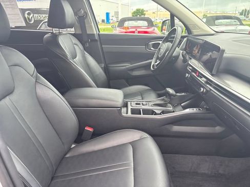 Used 2024 Kia Sorento S FWD image 22