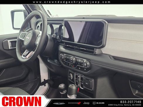 Used 2024 Jeep Wrangler Unlimited Sahara image 10