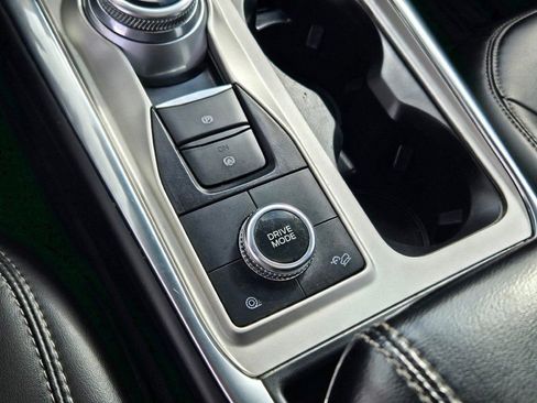 Used 2022 Ford Explorer XLT w/ Equipment Group 202A image 31