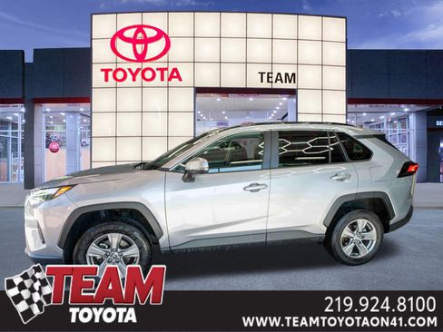 Used 2024 Toyota RAV4 XLE FWD image 1