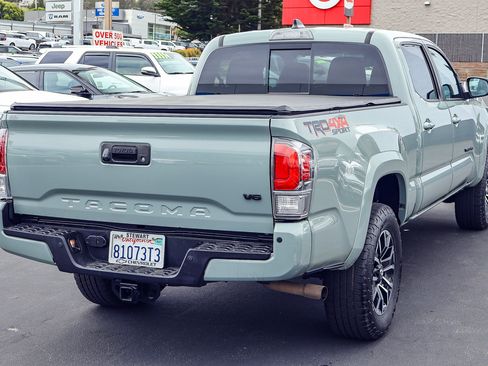 Used 2023 Toyota Tacoma TRD Sport w/ TRD Premium Sport Package AWD/4WD image 21