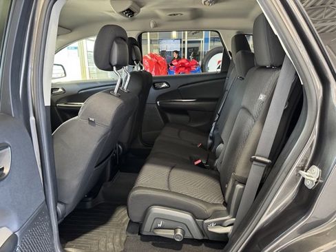 Used 2016 Dodge Journey SE w/ Flexible Seating Group image 8