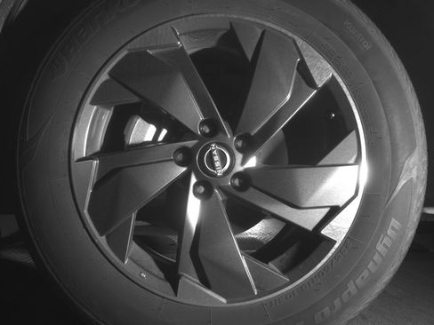 Used 2025 Nissan Rogue SV AWD/4WD image 12