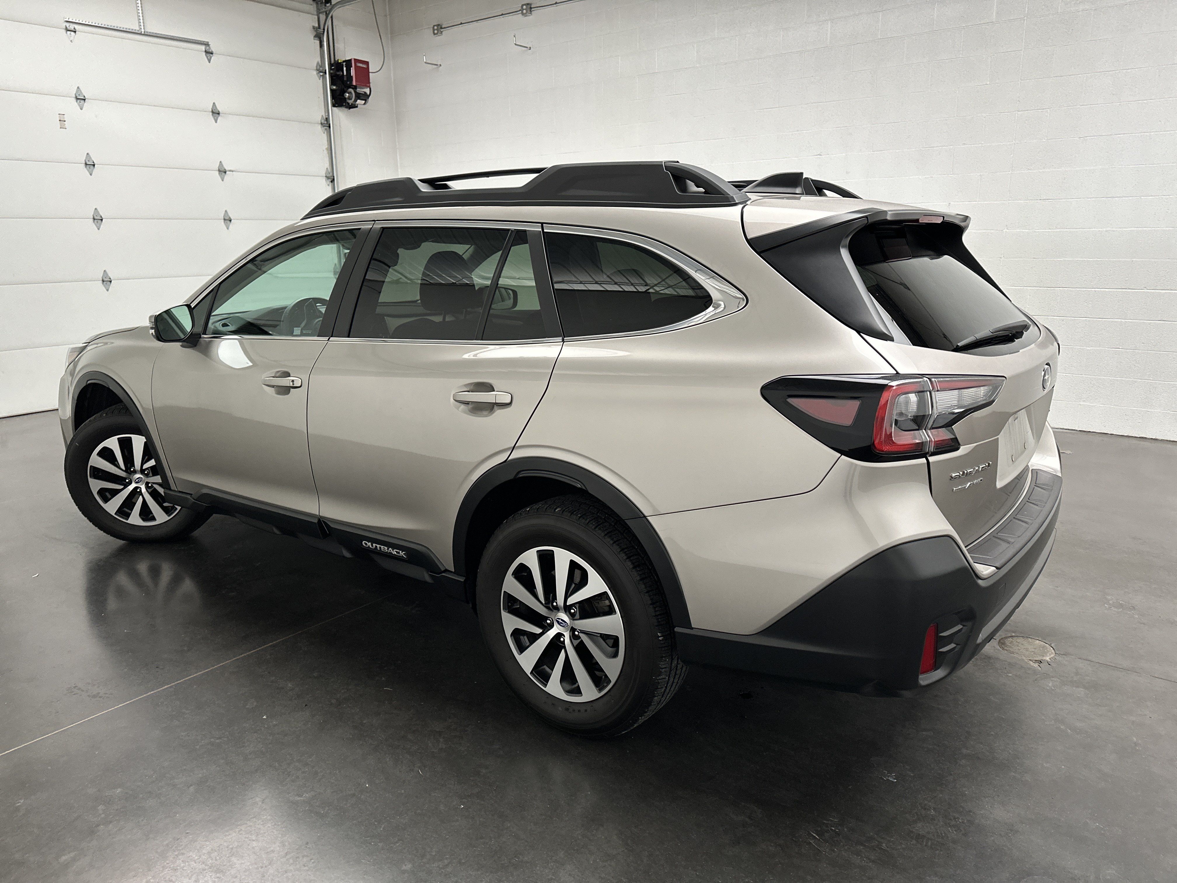Used 2020 Subaru Outback Premium w/ Popular Package #1 AWD/4WD image 7