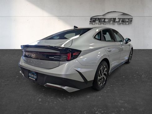 Used 2026 Hyundai Sonata Blue FWD image 10
