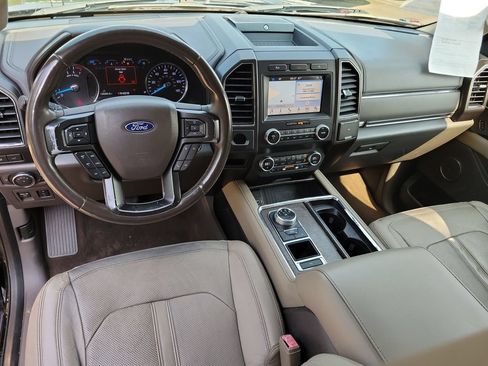 Used 2019 Ford Expedition Max Limited RWD image 11