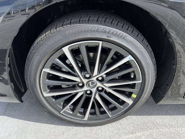 Used 2024 Lexus ES 350 w/ Premium Package FWD image 10