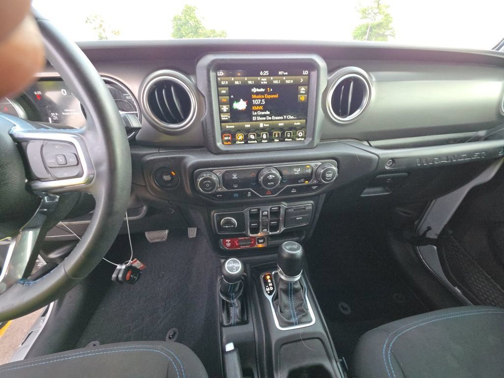 Used 2023 Jeep Wrangler Unlimited Rubicon 4xe AWD/4WD image 6