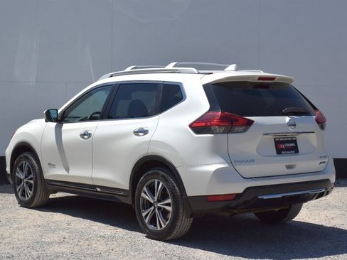 Used 2017 Nissan Rogue SL w/ SL HEV Premium Package AWD/4WD image 2