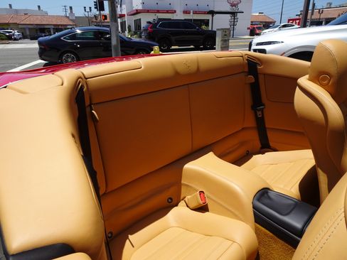 Used 2010 Ferrari California RWD image 18