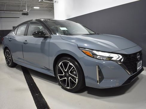 Certified 2025 Nissan Sentra SR image 5