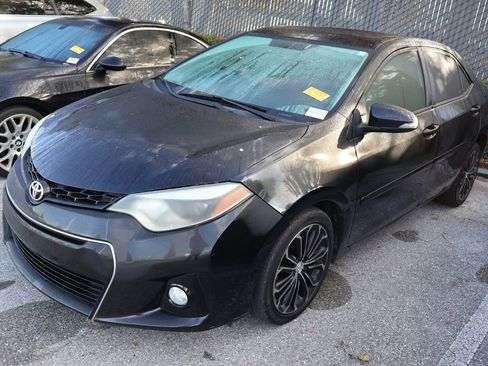 Used 2014 Toyota Corolla S image 2