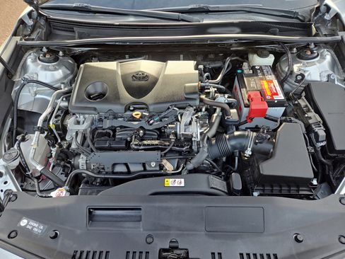 Certified 2020 Toyota Camry XLE image 30