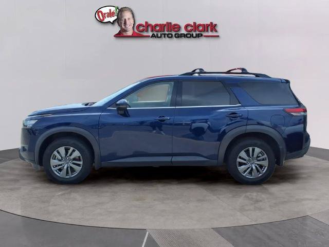 Certified 2024 Nissan Pathfinder SV FWD image 2