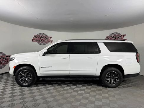 Used 2022 Chevrolet Suburban Z71 w/ Luxury Package AWD/4WD image 4