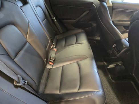Used 2018 Tesla Model 3 Long Range image 9