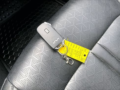 Used 2023 Kia Sorento SX image 15