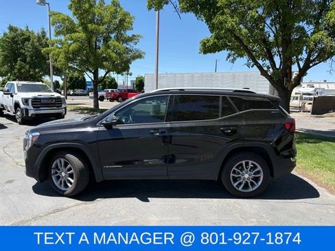 Used 2024 GMC Terrain SLT AWD/4WD image 3