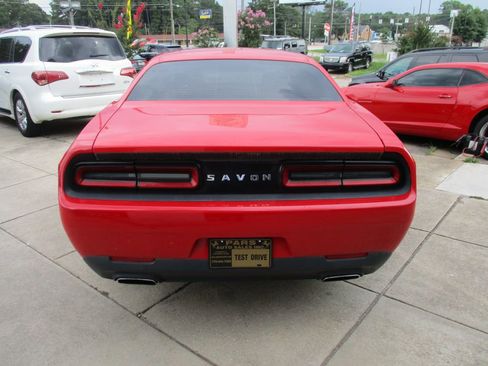 Used 2016 Dodge Challenger SXT image 12