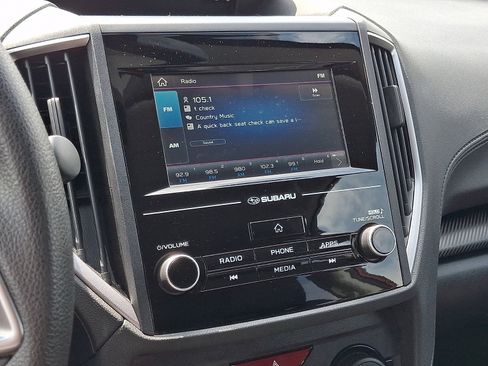 Used 2019 Subaru Crosstrek 2.0i AWD/4WD image 18
