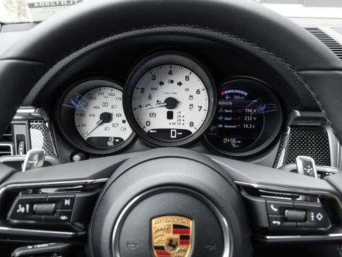 Certified 2026 Porsche Macan AWD/4WD image 14