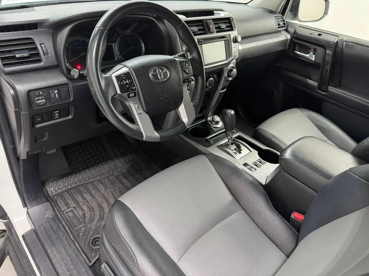 Used 2016 Toyota 4Runner SR5 Premium AWD/4WD image 10