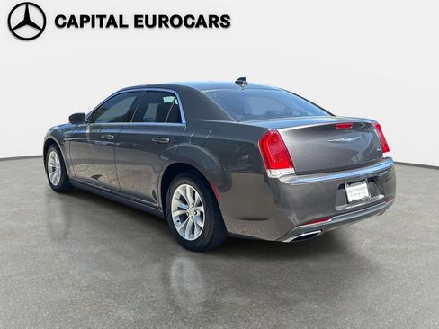 Used 2015 Chrysler 300 Limited w/ Driver Convenience Group RWD image 8