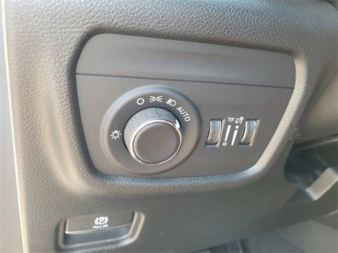 New 2025 Jeep Grand Cherokee Laredo image 23