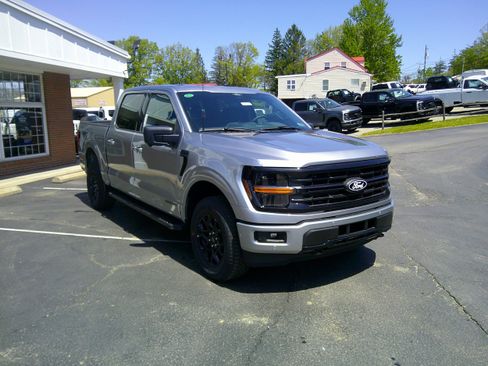 New 2025 Ford F150 XLT w/ Equipment Group 302A MID image 6