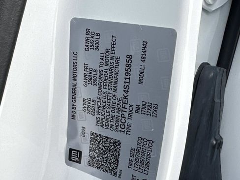 Certified 2025 Chevrolet Colorado ZR2 w/ Technology Package image 19