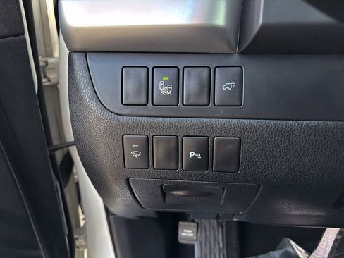 Used 2014 Toyota Highlander Limited image 26