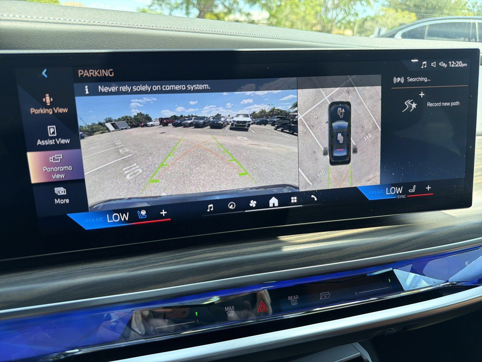 Certified 2024 BMW i7 xDrive60 w/ Executive Package AWD/4WD image 28