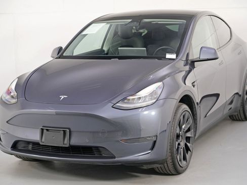 Used 2020 Tesla Model Y Long Range image 48