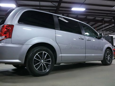 Used 2019 Dodge Grand Caravan GT image 11