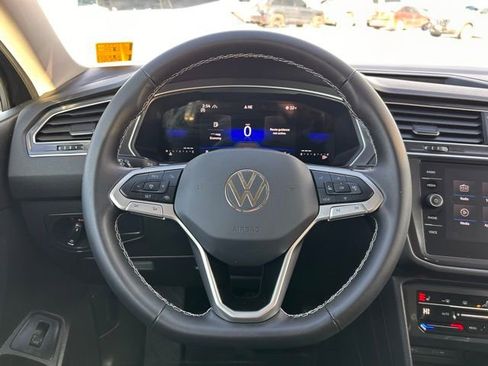 Used 2024 Volkswagen Tiguan SE image 24