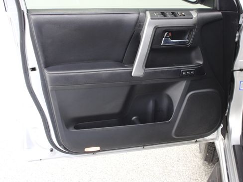 Used 2017 Toyota 4Runner Limited AWD/4WD image 12