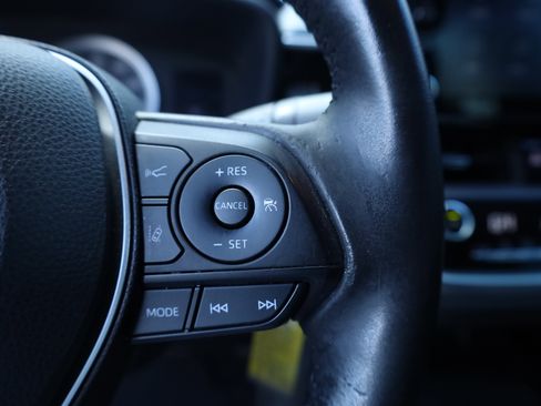 Used 2020 Toyota Corolla SE image 19