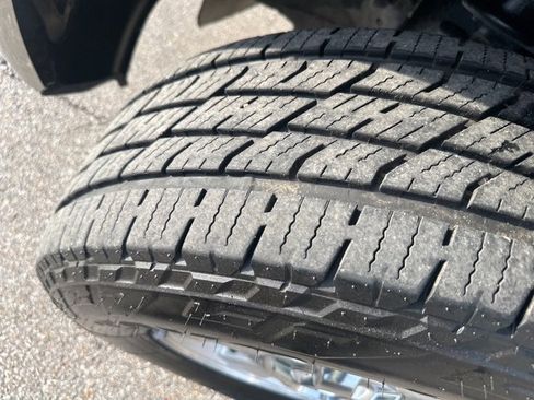 Used 2010 Ford F150 XLT image 26