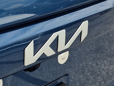 New 2026 Kia Niro EX FWD image 18