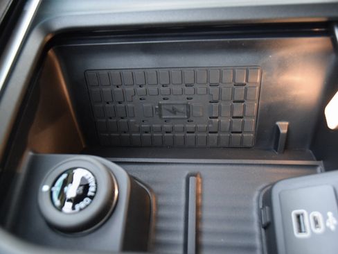 New 2025 Ford Expedition Platinum w/ Driver's Package image 16