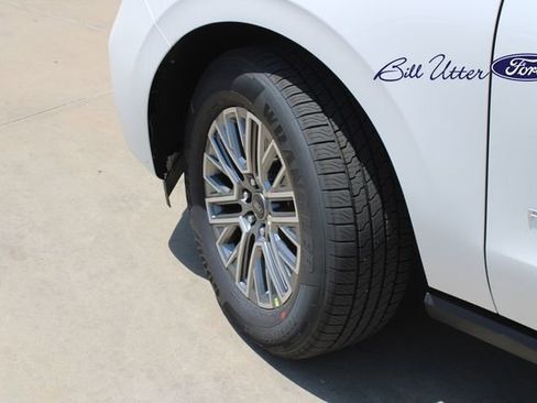 New 2027 Ford Expedition Max Platinum w/ Driver's Package RWD image 5
