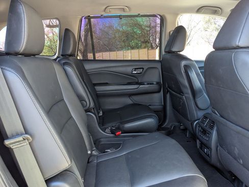 Used 2020 Honda Pilot Touring image 25