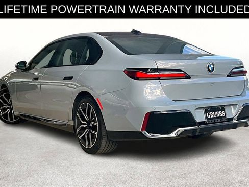 Used 2025 BMW 740i image 16