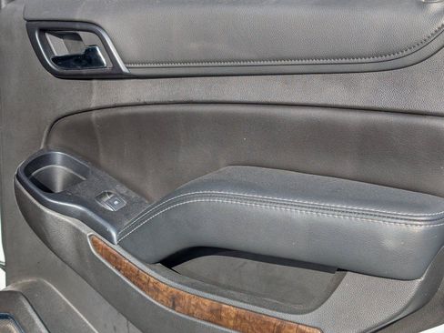 Used 2019 Chevrolet Tahoe LS w/ Enhanced Driver Alert Package RWD image 36